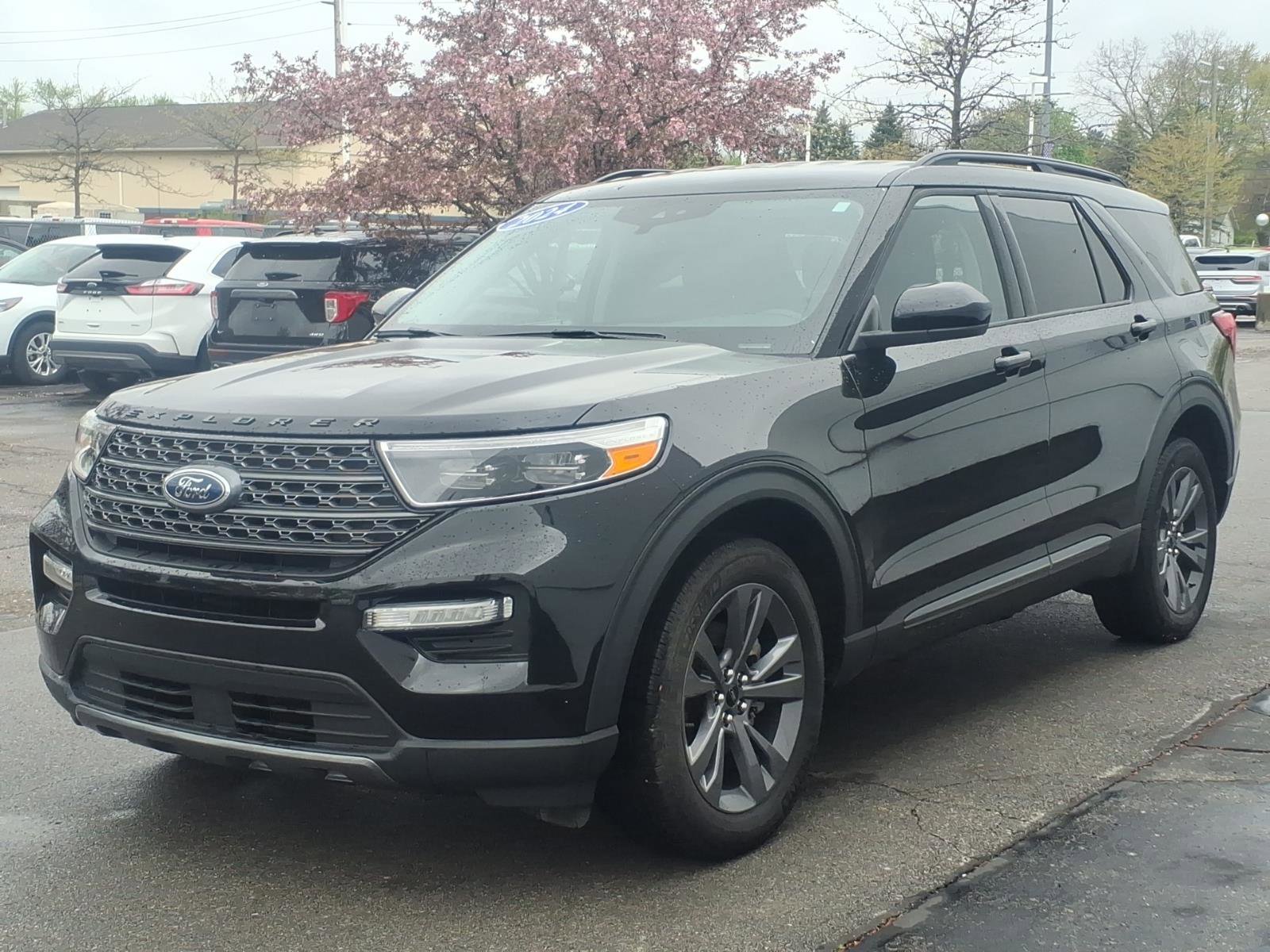 Certified 2024 Ford Explorer XLT w/ Equipment Group 202A AWD/4WD image 3