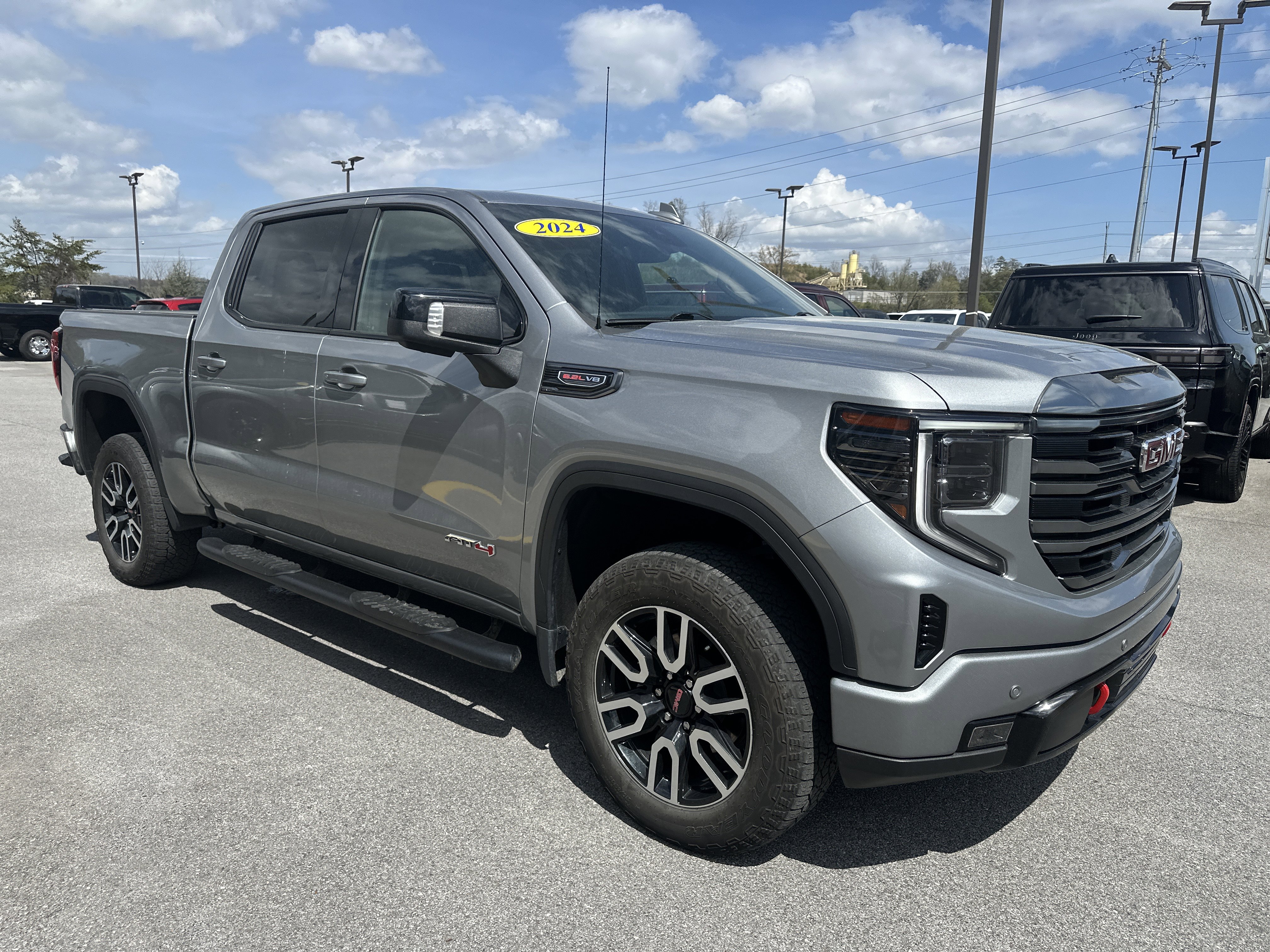 Used 2024 GMC Sierra 1500 AT4 w/ Technology Package image 6