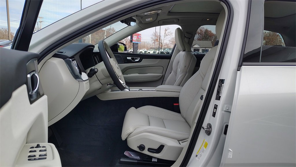 New 2026 Volvo XC60 B5 Ultra w/ Climate Package image 7