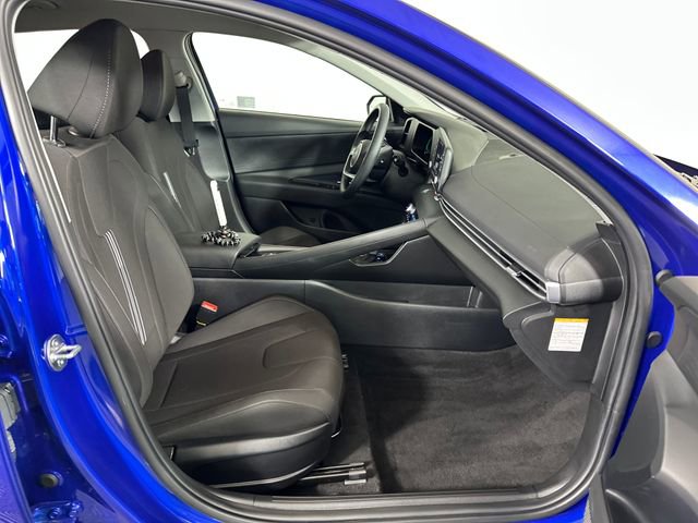 Used 2025 Hyundai Elantra Blue FWD image 28