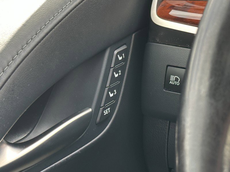 Used 2019 Lexus LX 570 4WD w/ Luxury Package image 29