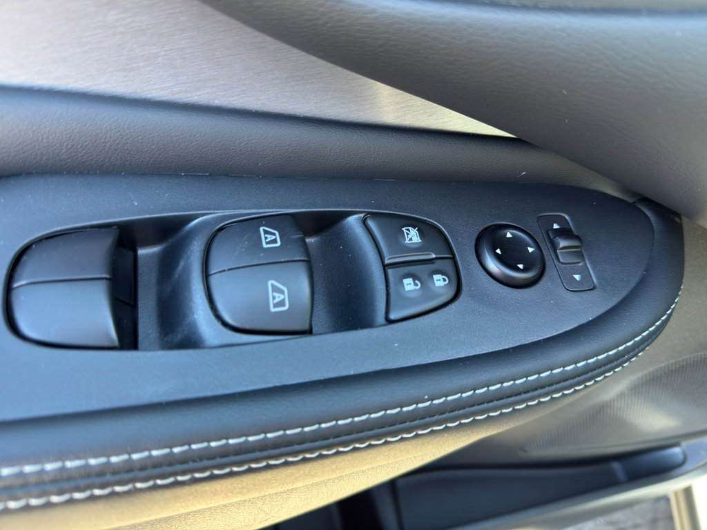Certified 2024 Nissan Murano SV w/ SV Midnight Edition Package image 12