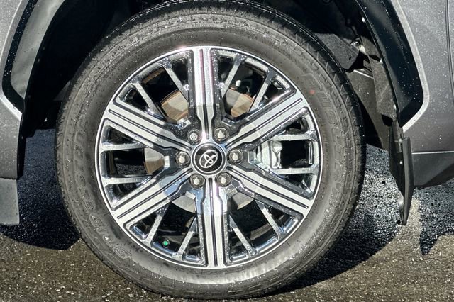 Used 2026 Toyota Sequoia Platinum image 28