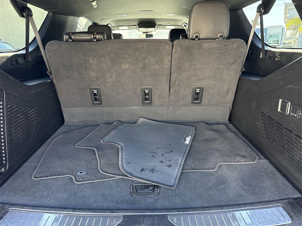 Used 2024 Chevrolet Suburban Premier image 24