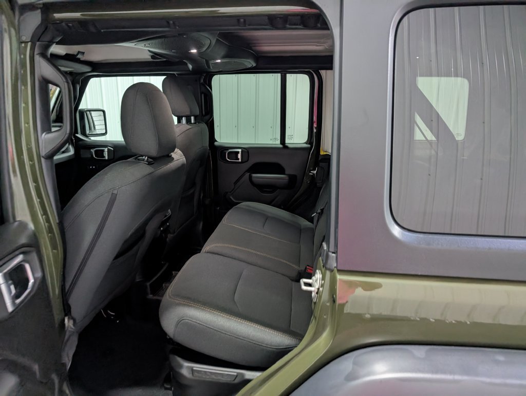 Used 2024 Jeep Wrangler Unlimited AWD/4WD image 9