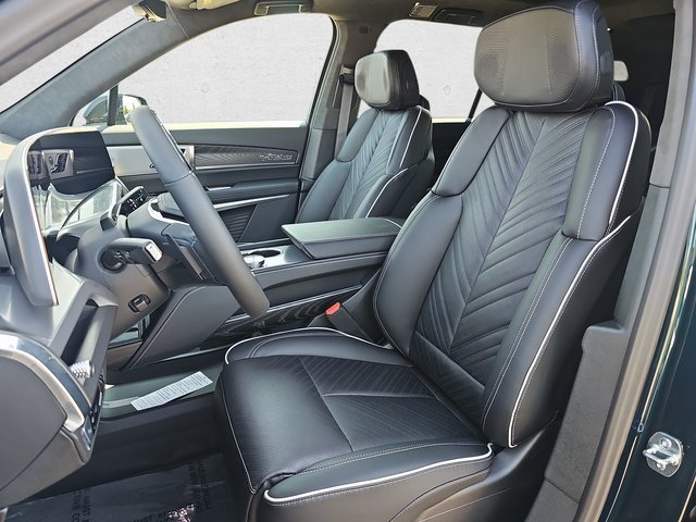 New 2026 Cadillac Vistiq Platinum image 18