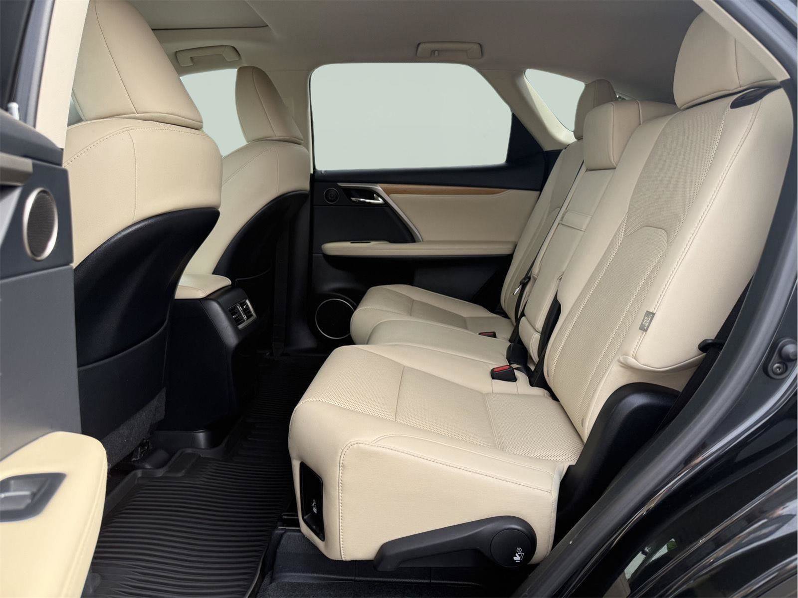 Certified 2022 Lexus RX 350L Premium w/ Premium Package AWD/4WD image 18