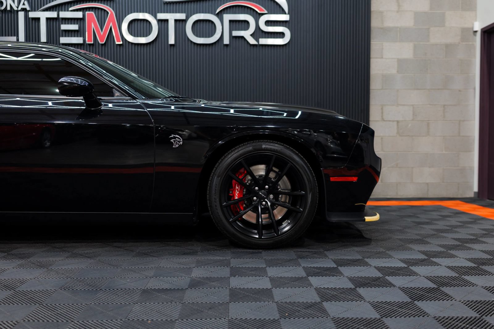 Used 2023 Dodge Challenger SRT Hellcat w/ Driver Convenience Group RWD image 3