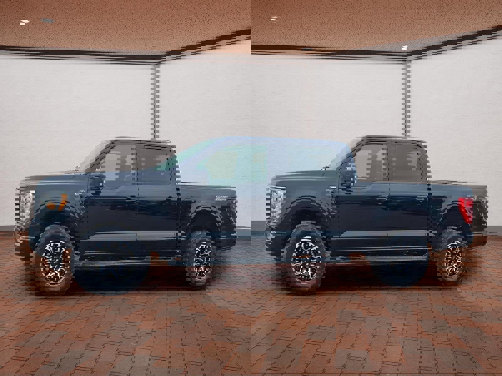 Used 2023 Ford F150 XLT w/ Equipment Group 302A High image 5