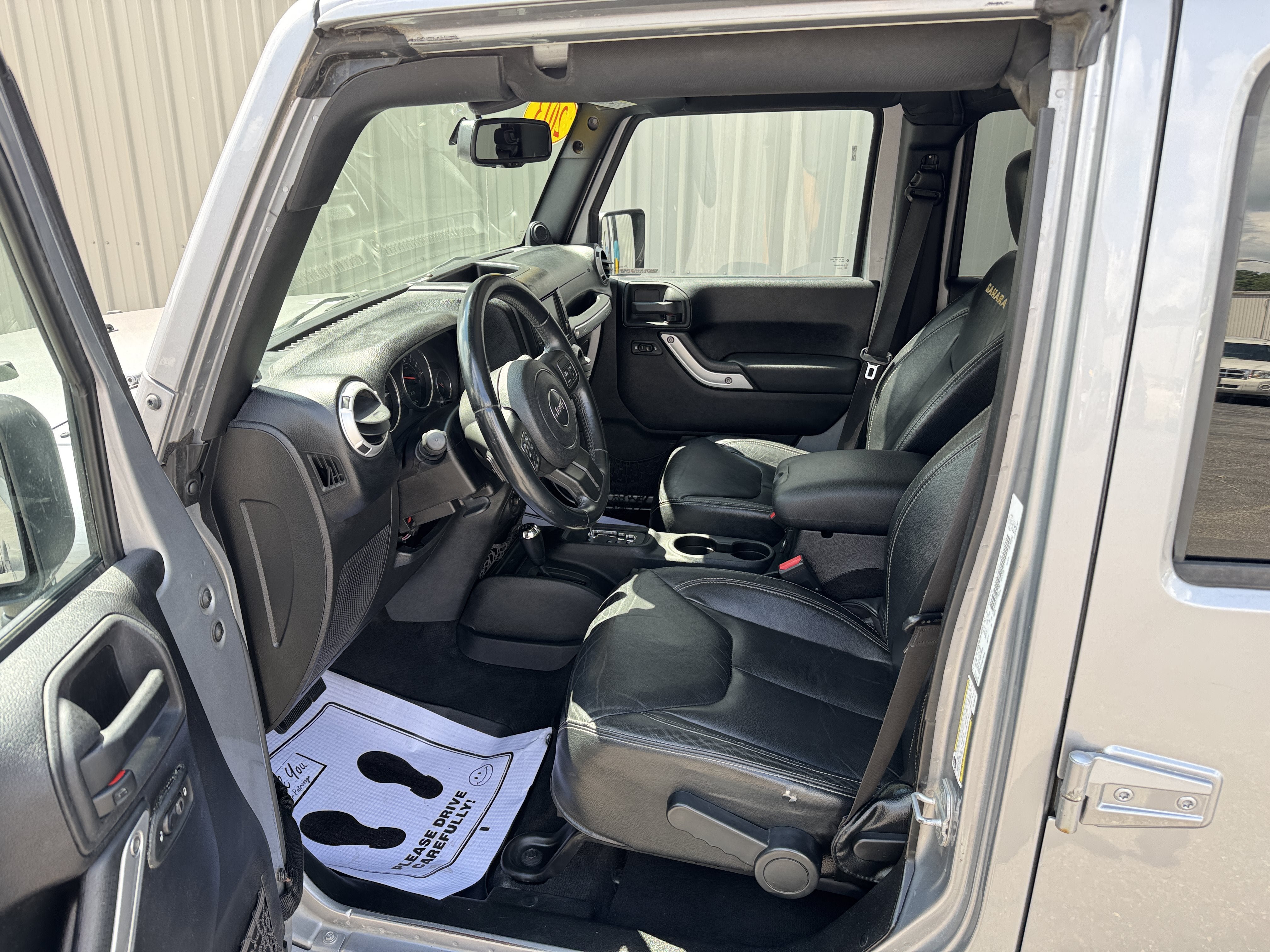 Used 2013 Jeep Wrangler Unlimited Sahara w/ Dual Top Group AWD/4WD image 8