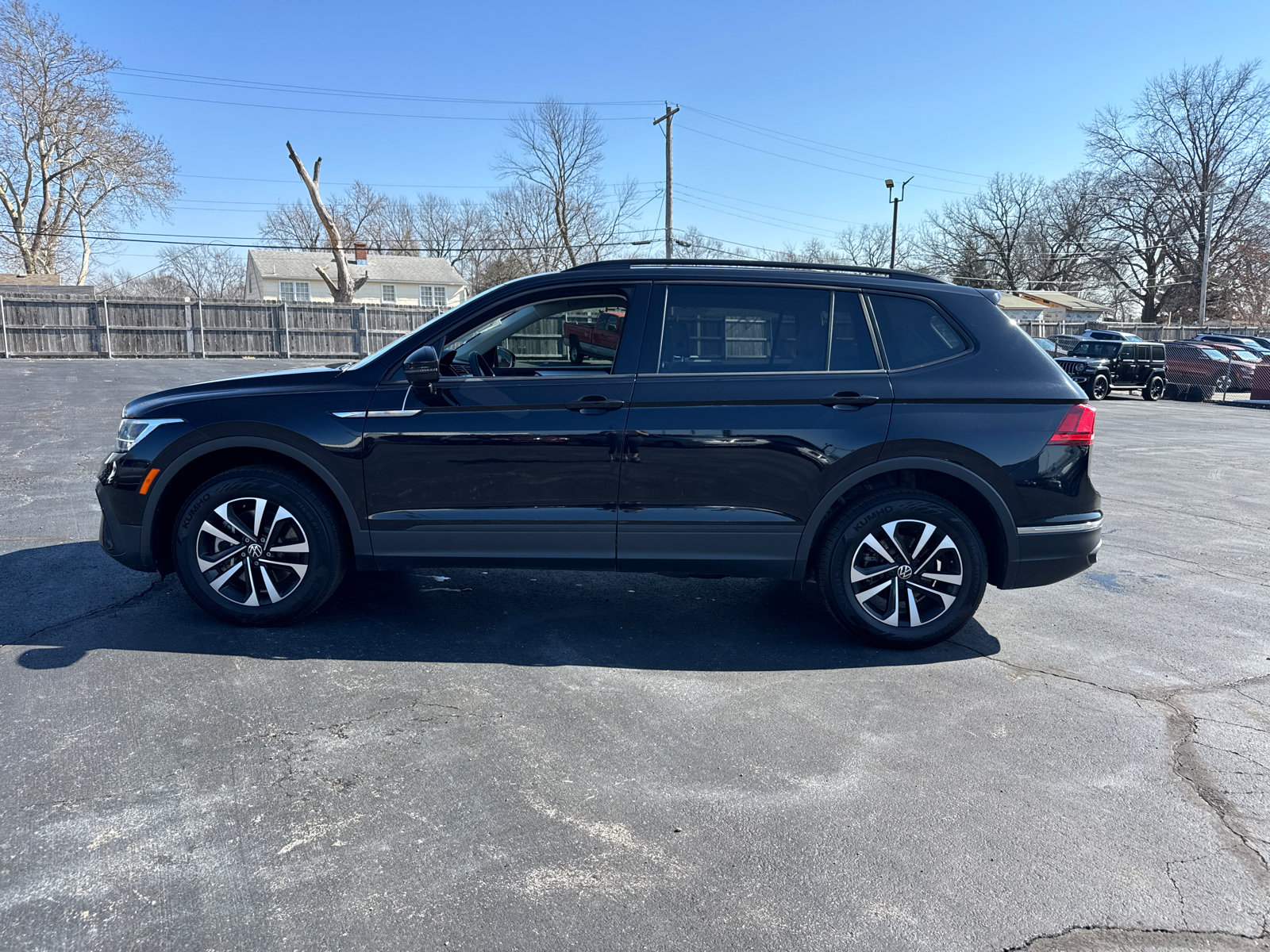 Used 2022 Volkswagen Tiguan S image 3