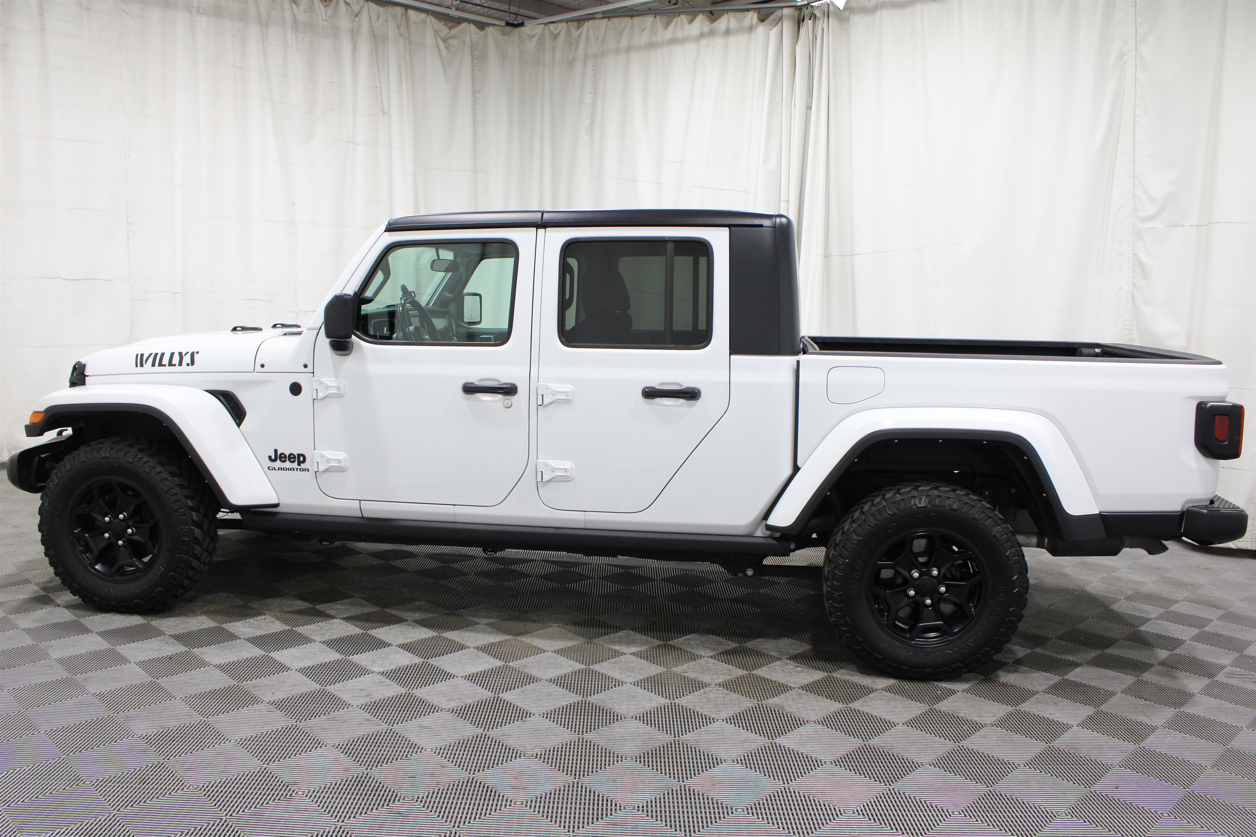 Used 2021 Jeep Gladiator Sport AWD/4WD image 31