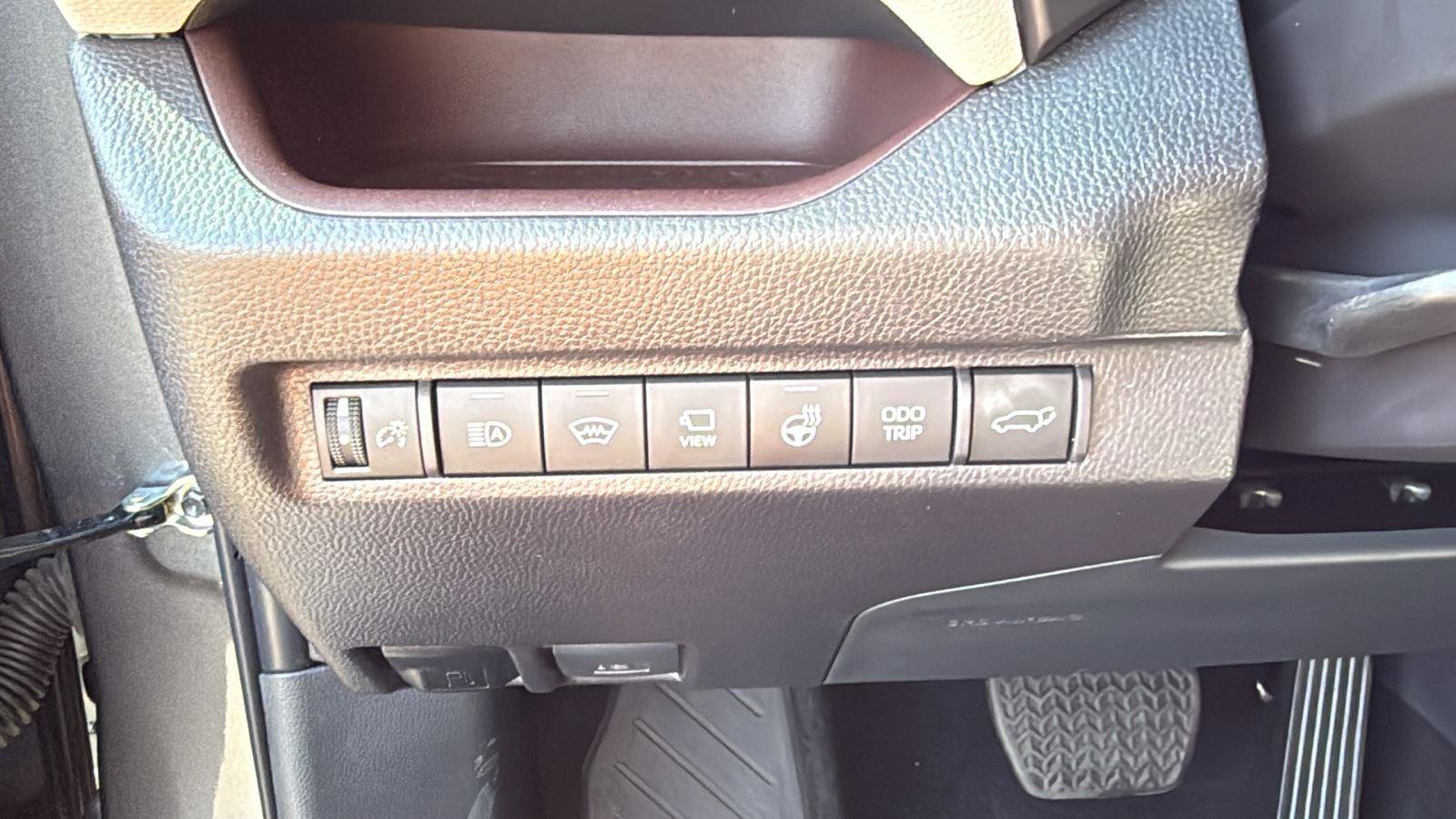 Used 2025 Toyota RAV4 Limited w/ Advanced Technology Package FWD image 14