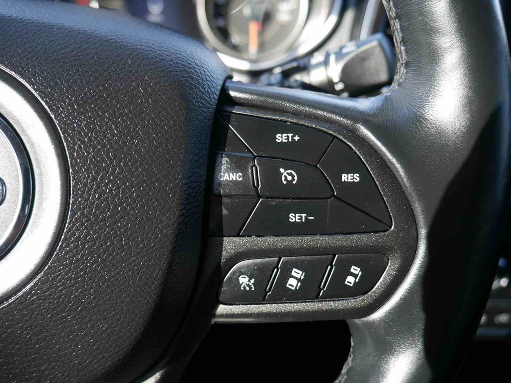 Used 2019 Jeep Cherokee Trailhawk image 42