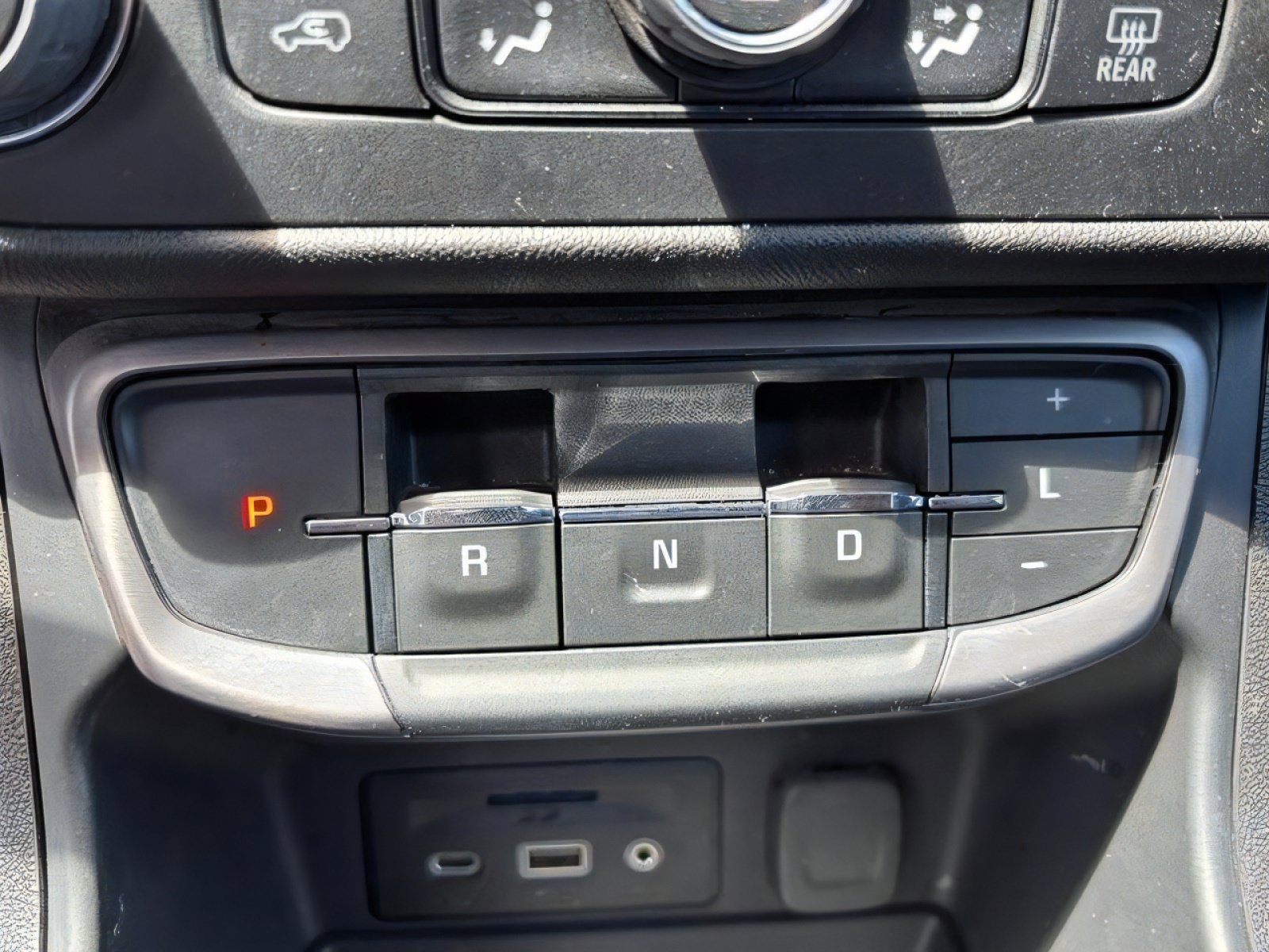 Used 2024 GMC Terrain AT4 AWD/4WD image 15