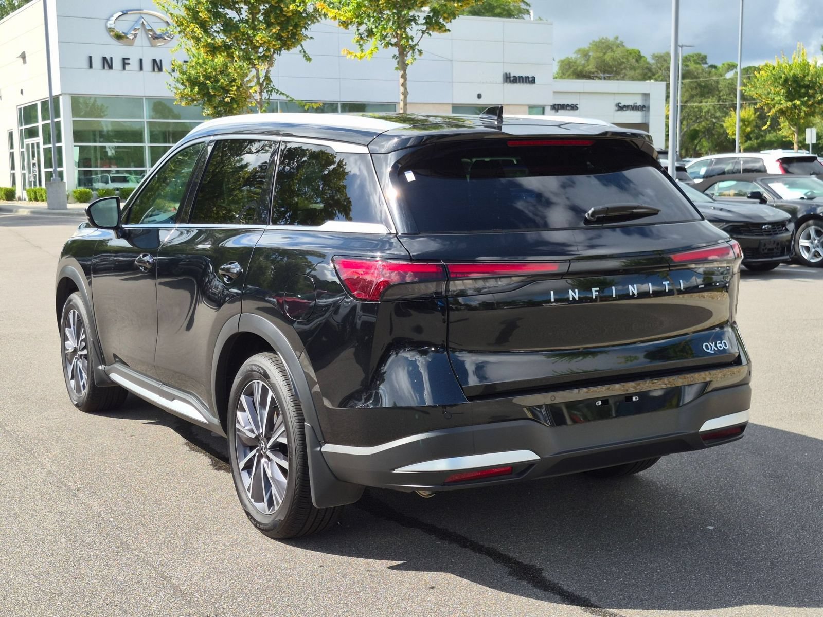 Used 2026 INFINITI QX60 Luxe w/ Cargo Package FWD image 5
