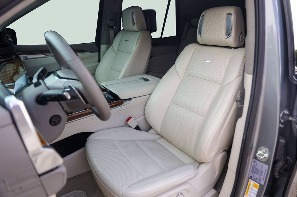 Used 2025 Cadillac Escalade Sport Platinum w/ LPO, ONYX Package AWD/4WD image 10
