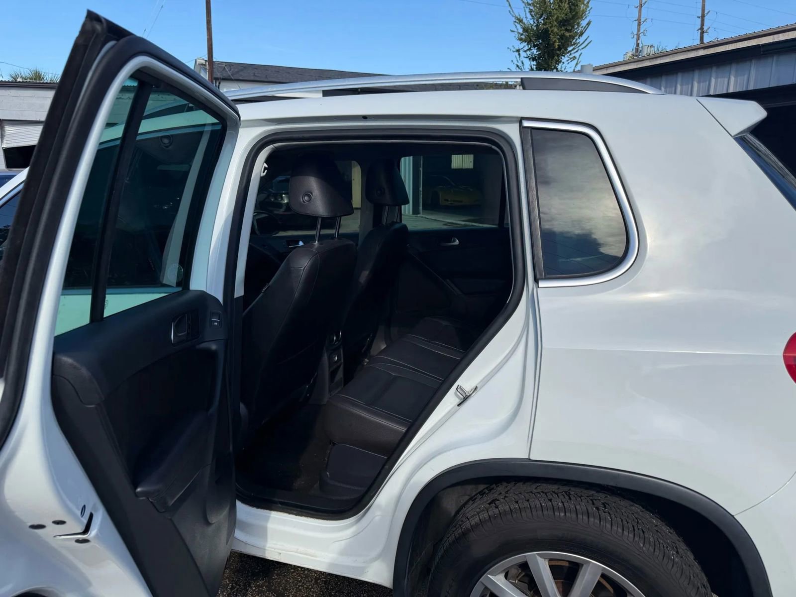 Used 2017 Volkswagen Tiguan Wolfsburg Edition image 22