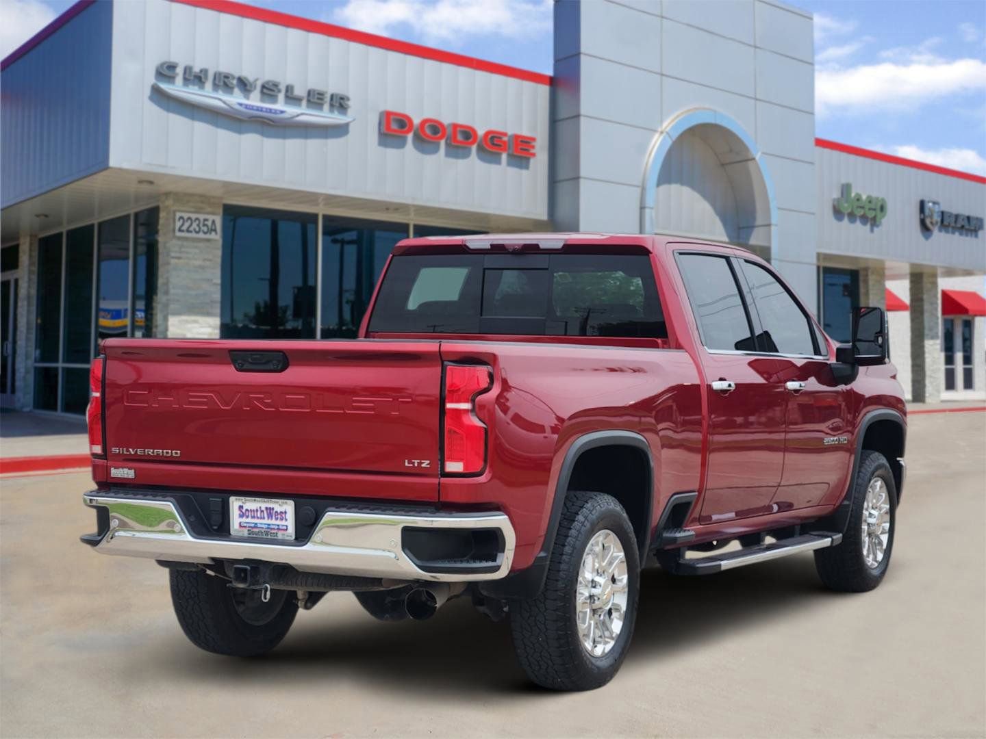 Used 2024 Chevrolet Silverado 2500 LTZ w/ LTZ Plus Package AWD/4WD image 5