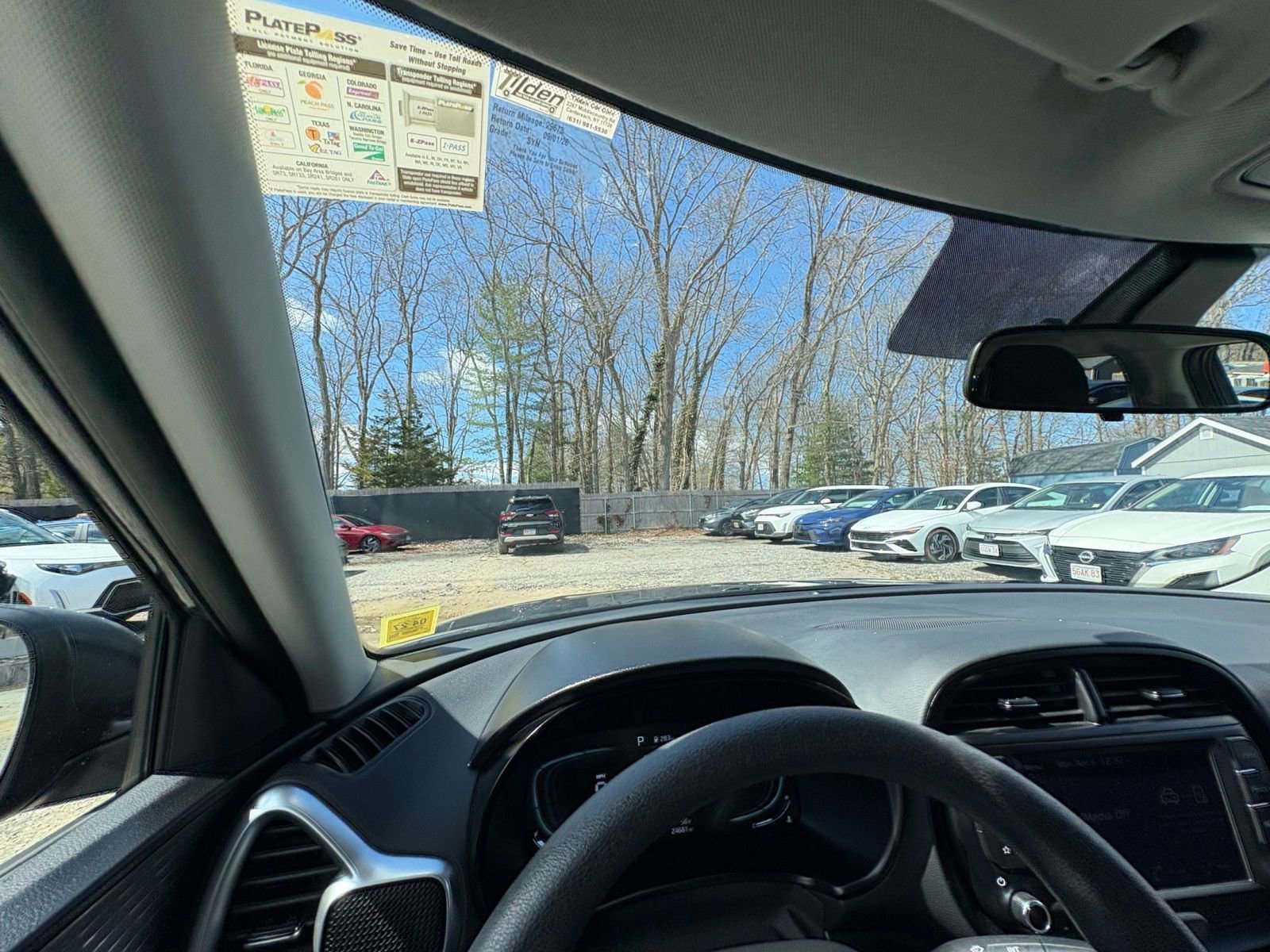 Used 2025 Kia Soul LX w/ LX Technology Package FWD image 31