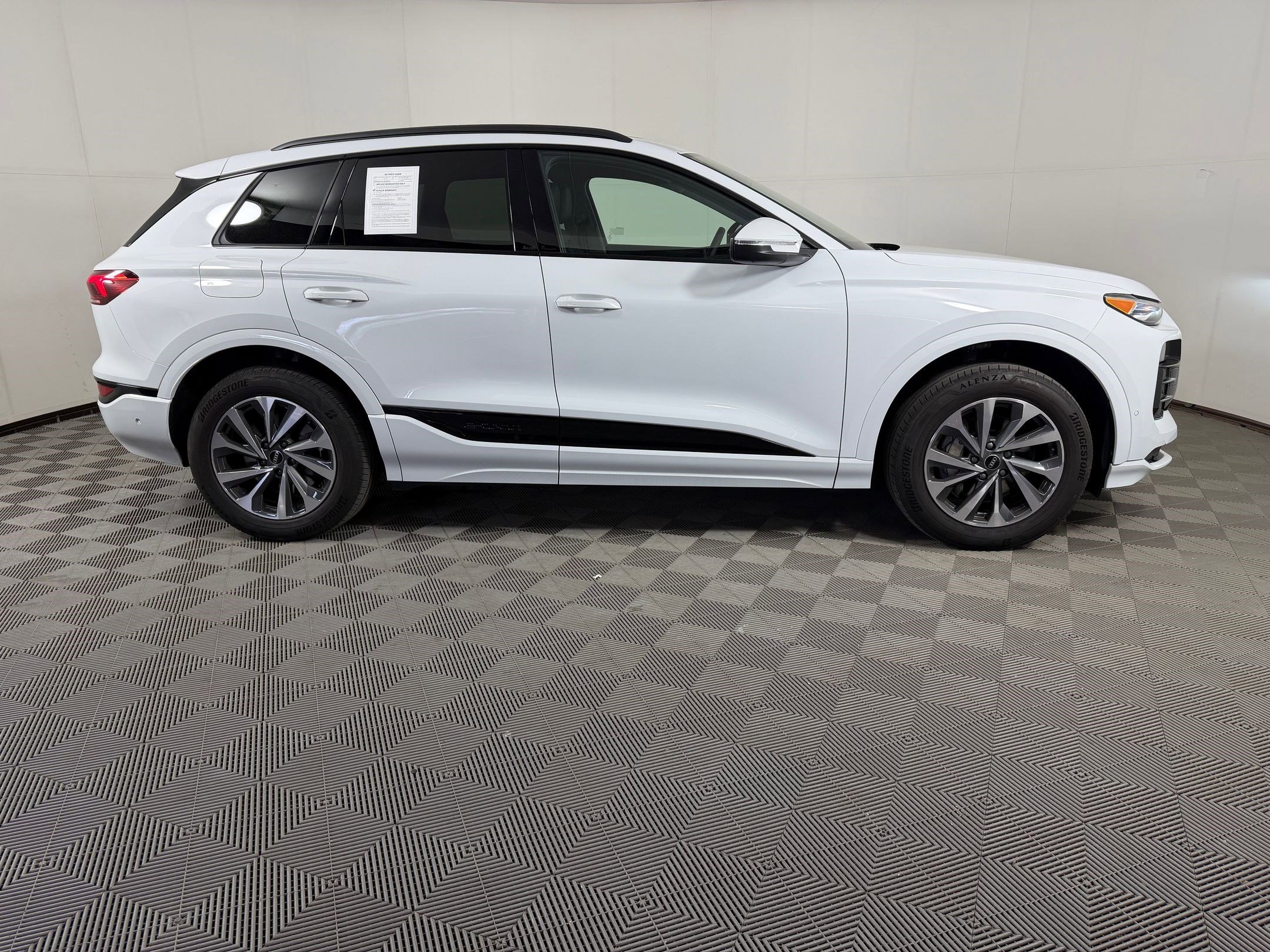 Used 2025 Audi Q6 e-tron Premium w/ Convenience Package AWD/4WD image 8