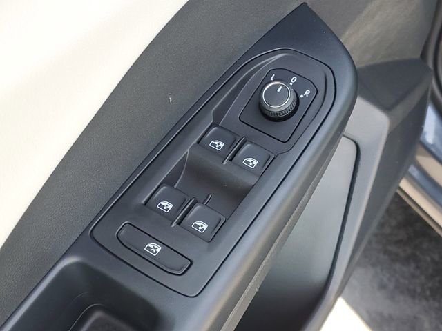 New 2025 Volkswagen Taos S image 9