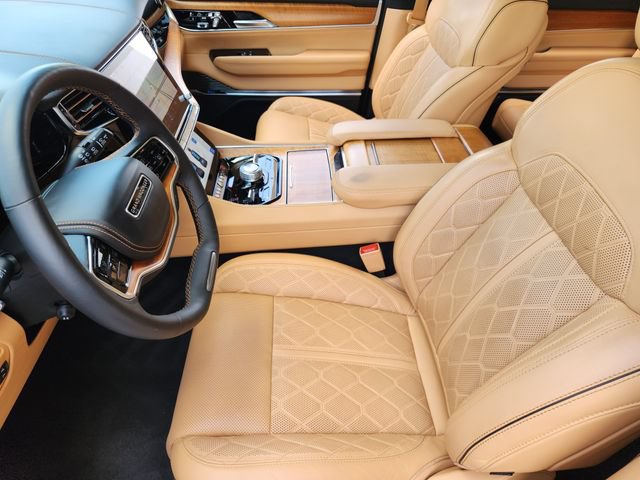 Certified 2025 Jeep Grand Wagoneer Series III AWD/4WD image 12