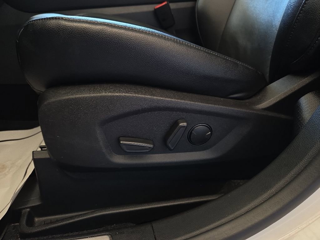 Used 2022 Ford Edge Titanium AWD/4WD image 16