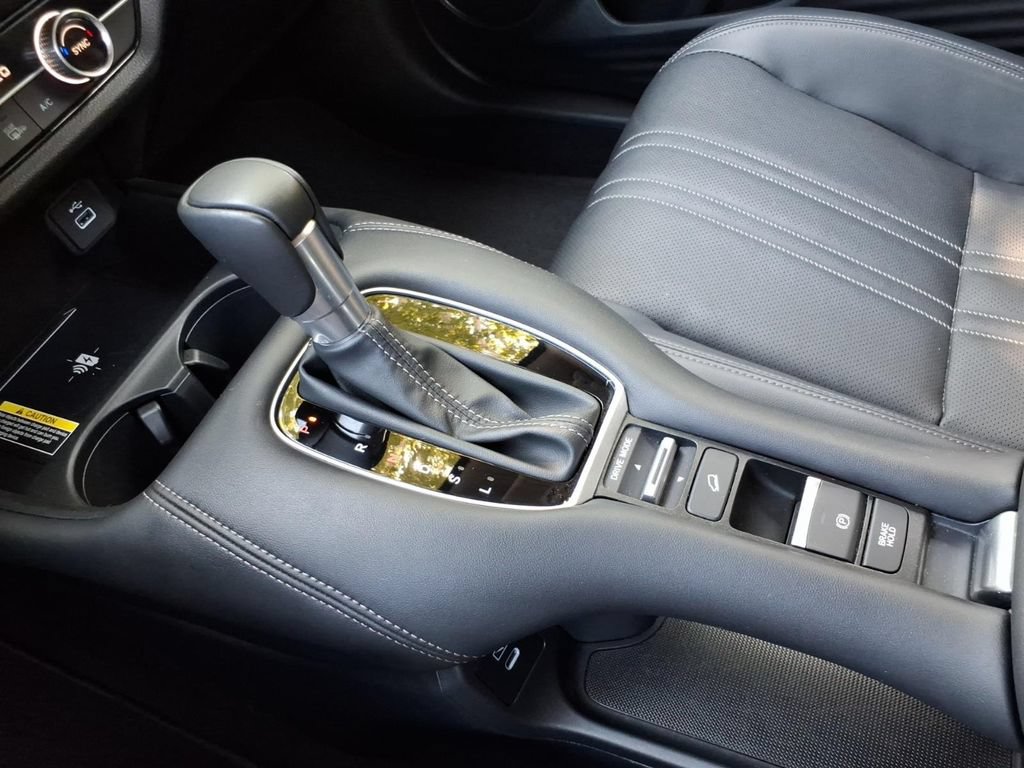 Used 2024 Honda HR-V EX-L image 16