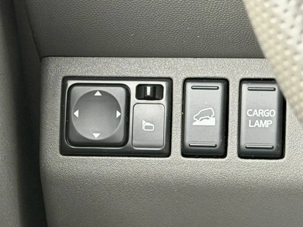 Used 2018 Nissan Frontier SV AWD/4WD image 24