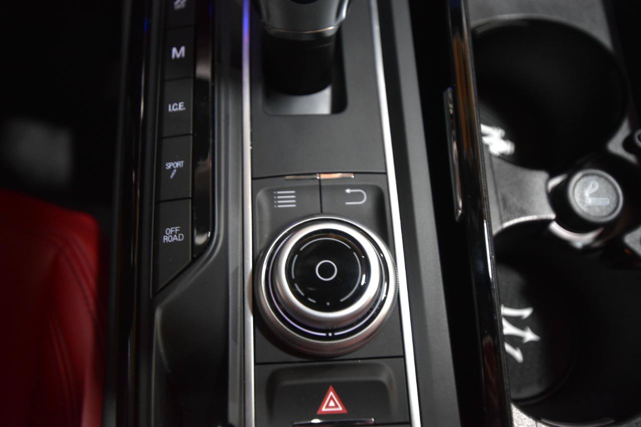 Used 2018 Maserati Levante AWD/4WD image 38