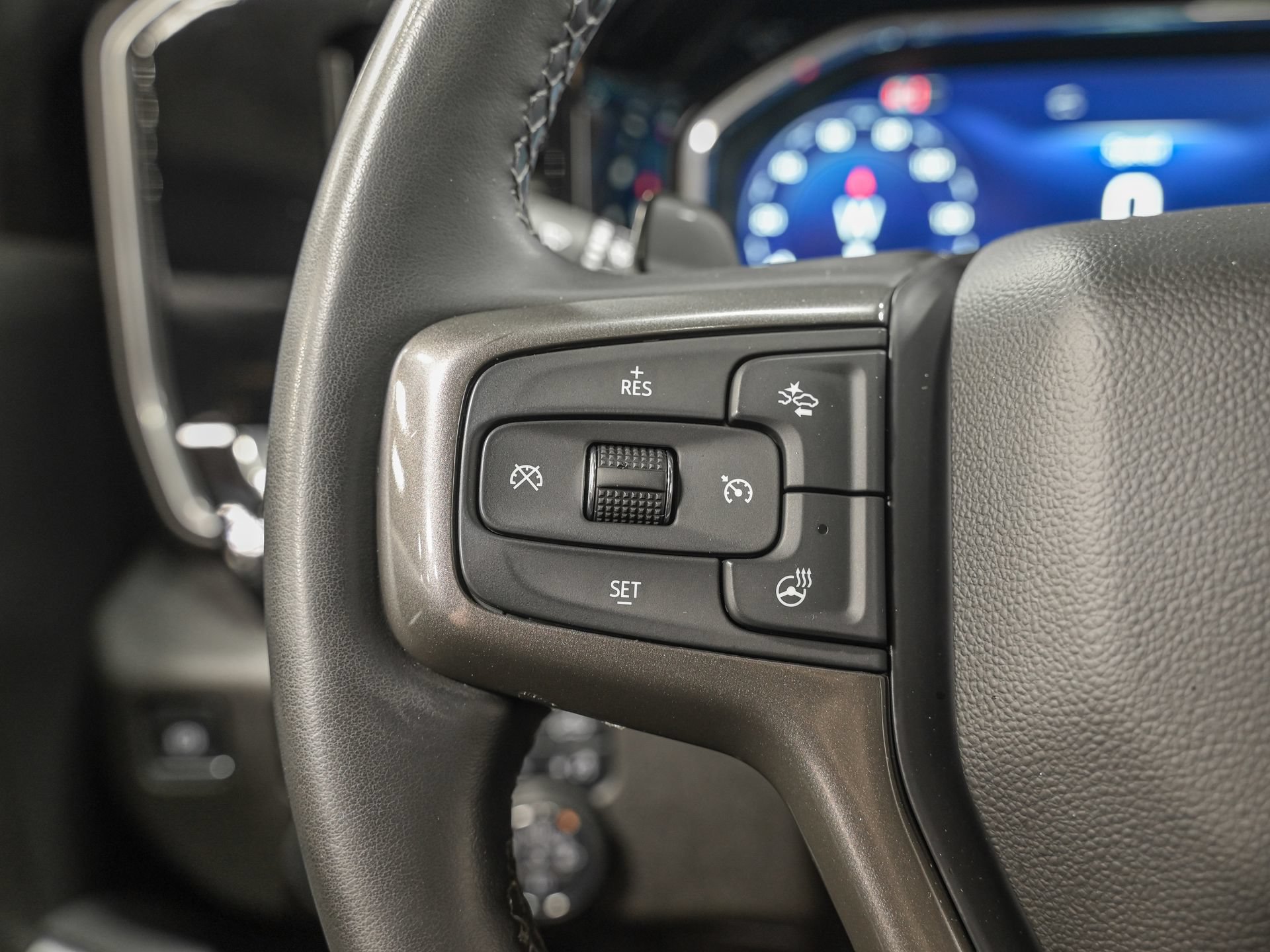Used 2025 Chevrolet Silverado 1500 High Country w/ High Country Premium Package AWD/4WD image 19