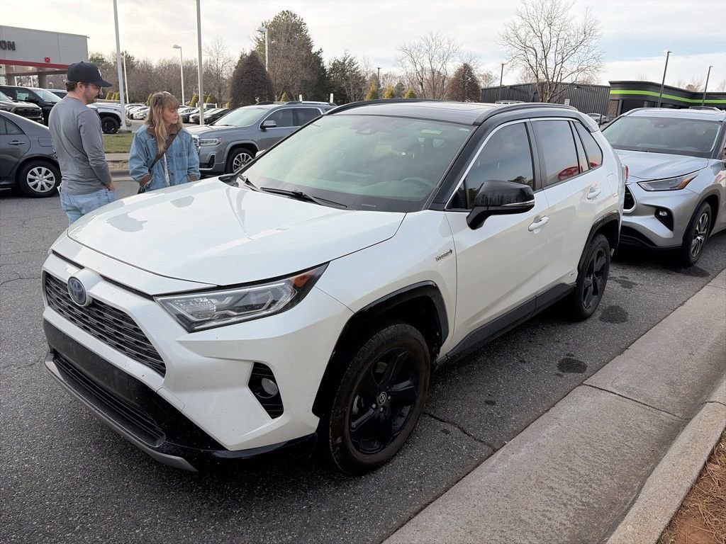 Used 2021 Toyota RAV4 XSE w/ XSE Grade Weather Package image 5