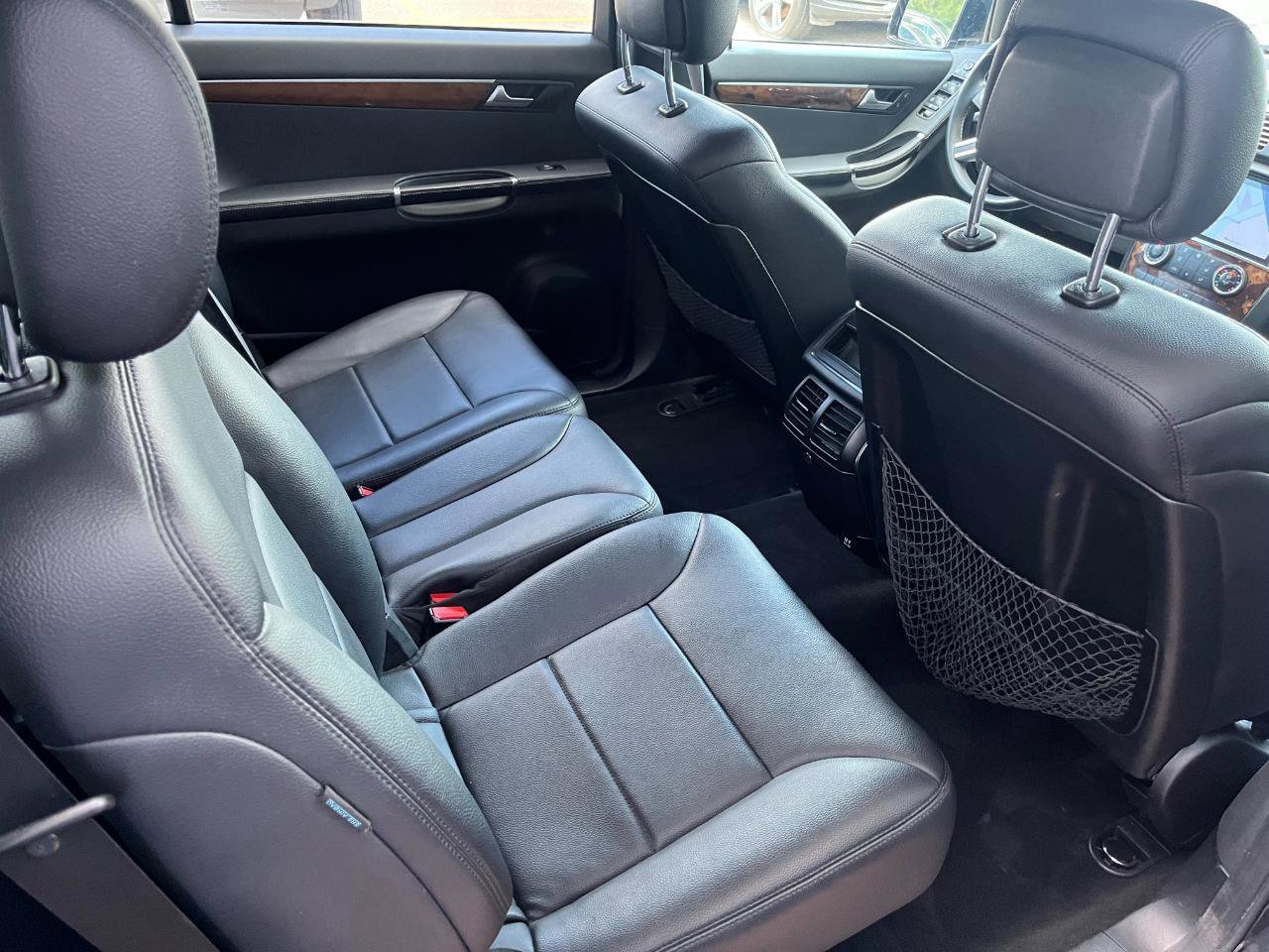 Used 2011 Mercedes-Benz R 350 BlueTEC 4MATIC image 16