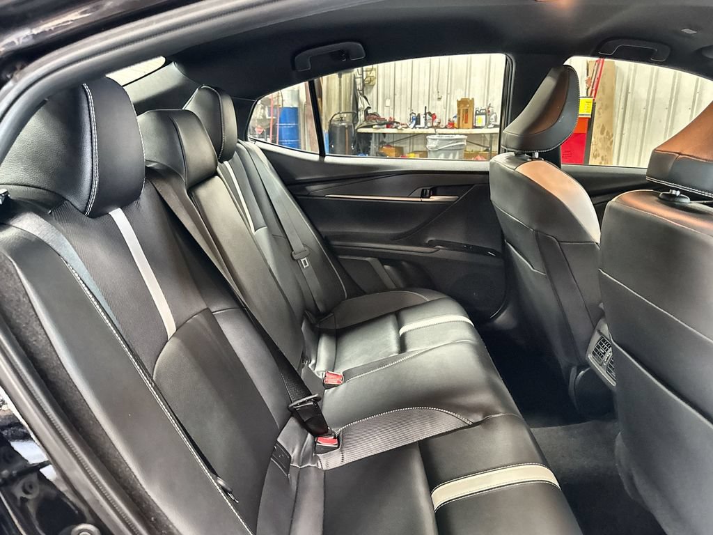 Used 2025 Toyota Camry SE FWD image 29