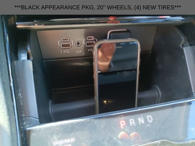Used 2023 Jeep Grand Cherokee Limited w/ Black Appearance Package AWD/4WD image 8