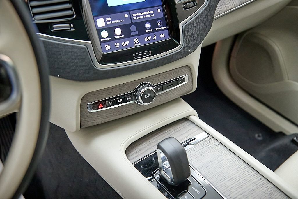 Used 2024 Volvo XC90 B6 Plus w/ Protection Package Premier image 15