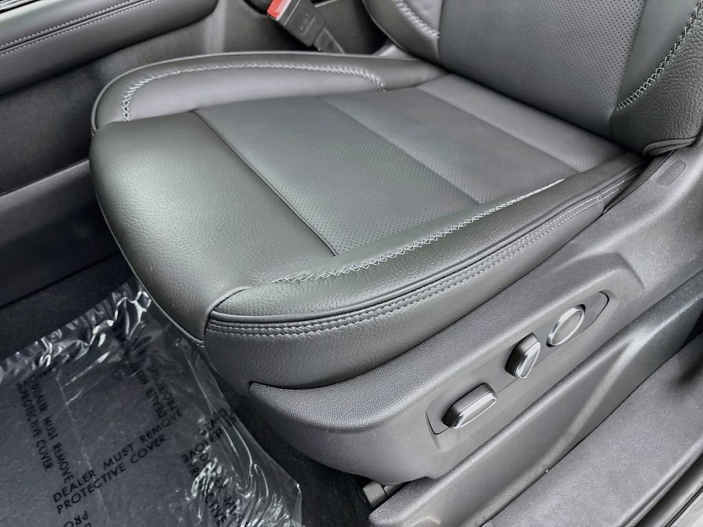 New 2026 GMC Yukon Denali w/ Denali Reserve Package AWD/4WD image 19