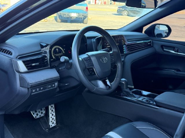 Used 2025 Toyota Camry SE FWD image 11