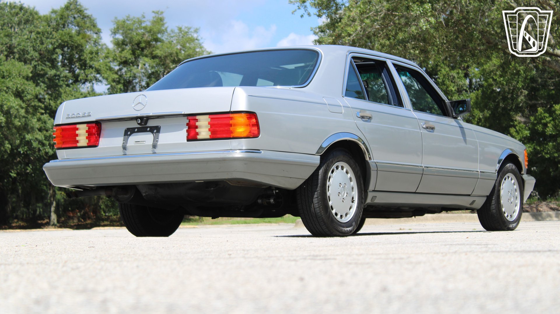 Used 1990 Mercedes-Benz 300 SE image 17