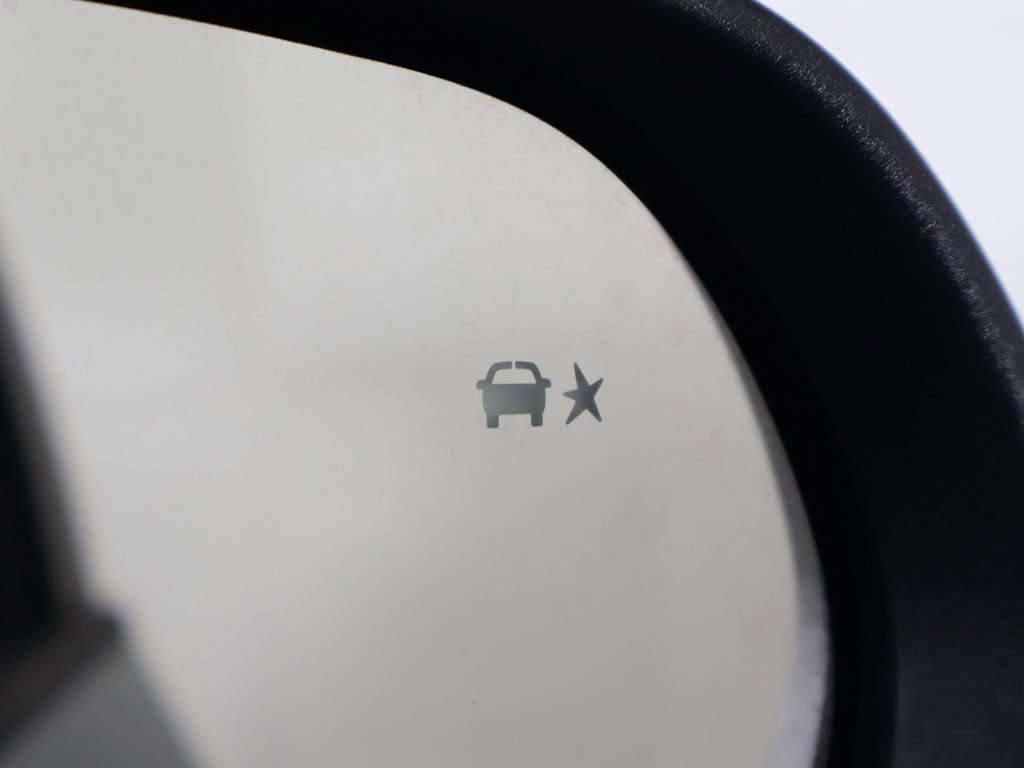 Used 2026 Chevrolet Equinox LT FWD image 37