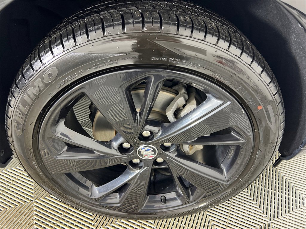 Used 2023 Buick Envision Essence w/ Sport Touring Package image 13