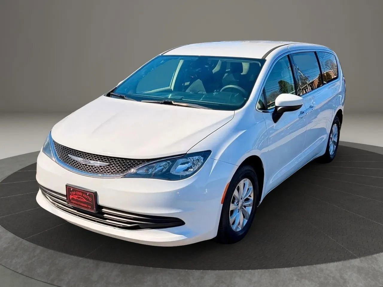 Used 2017 Chrysler Pacifica Touring w/ Tire & Wheel Group image 1