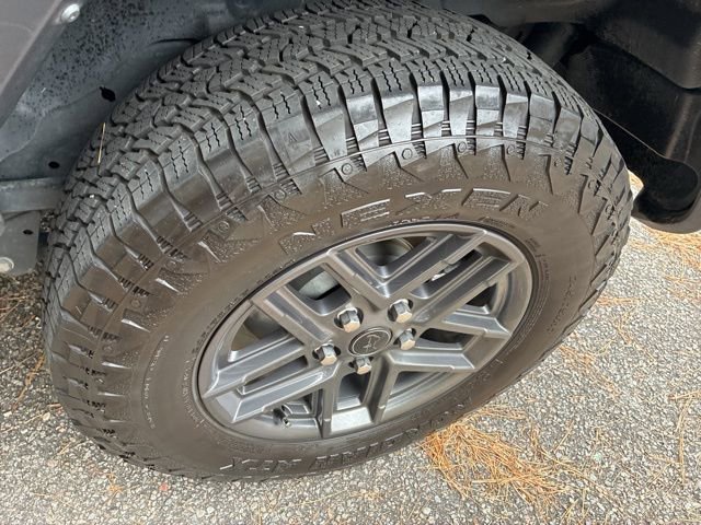 Used 2024 Jeep Wrangler Sport S image 12