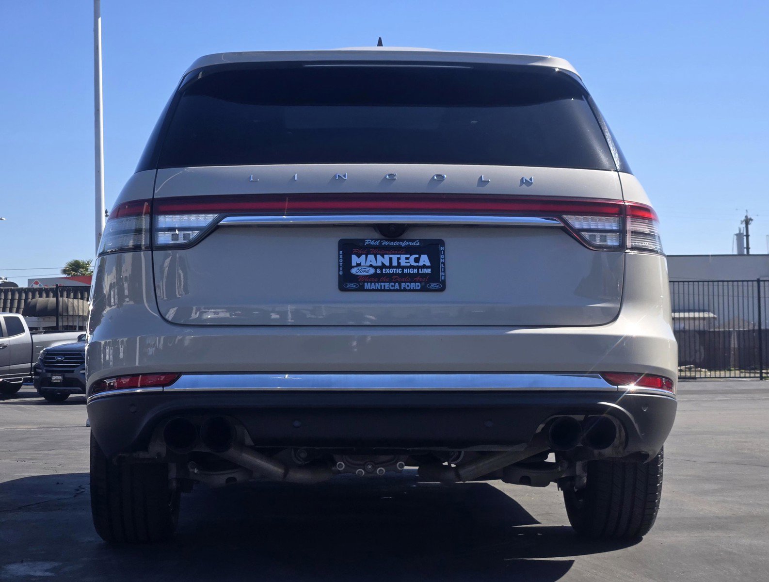 Used 2023 Lincoln Aviator Reserve w/ Elements Package Plus RWD image 5