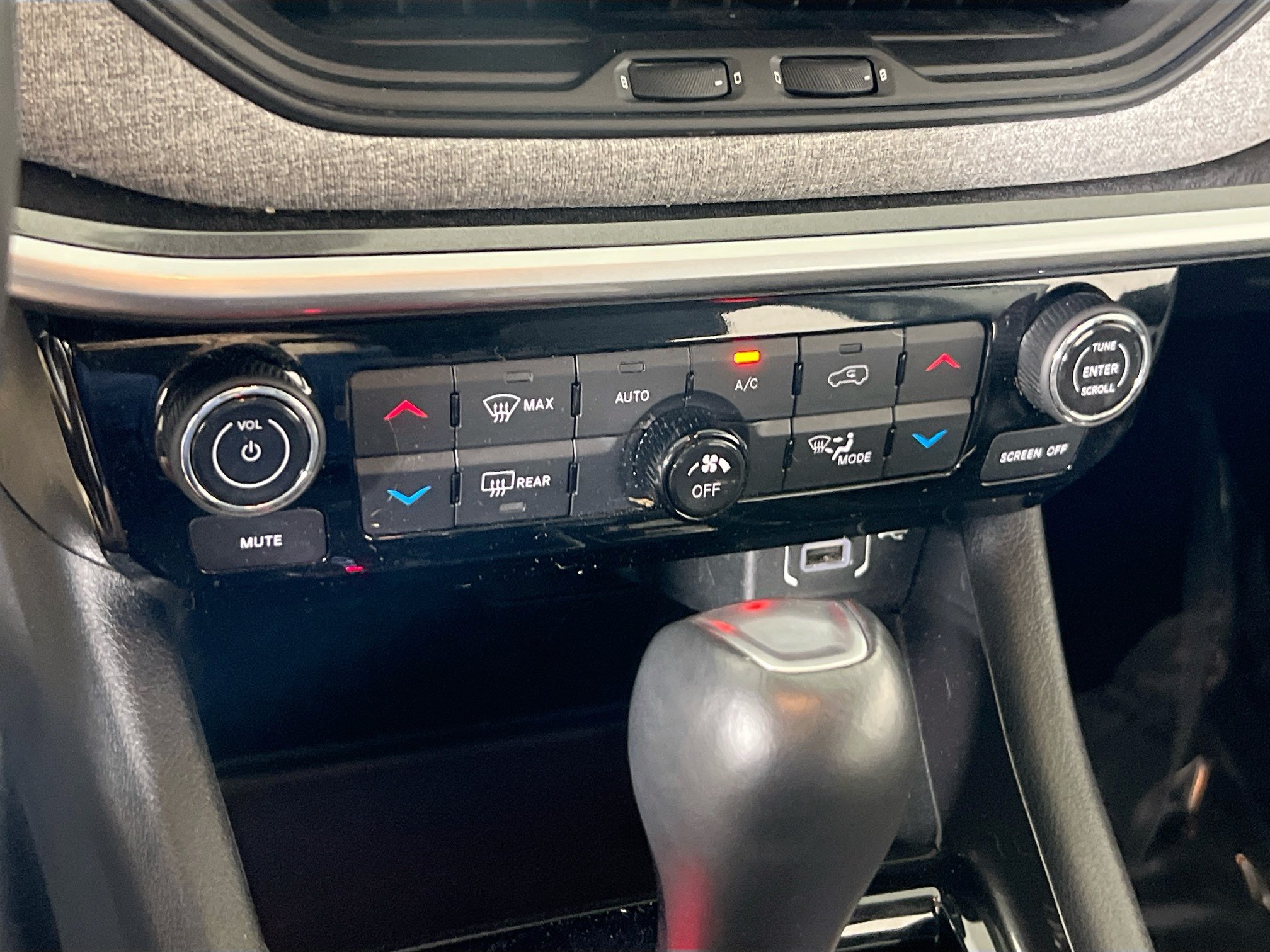 Used 2022 Jeep Compass Latitude w/ Convenience Group AWD/4WD image 15