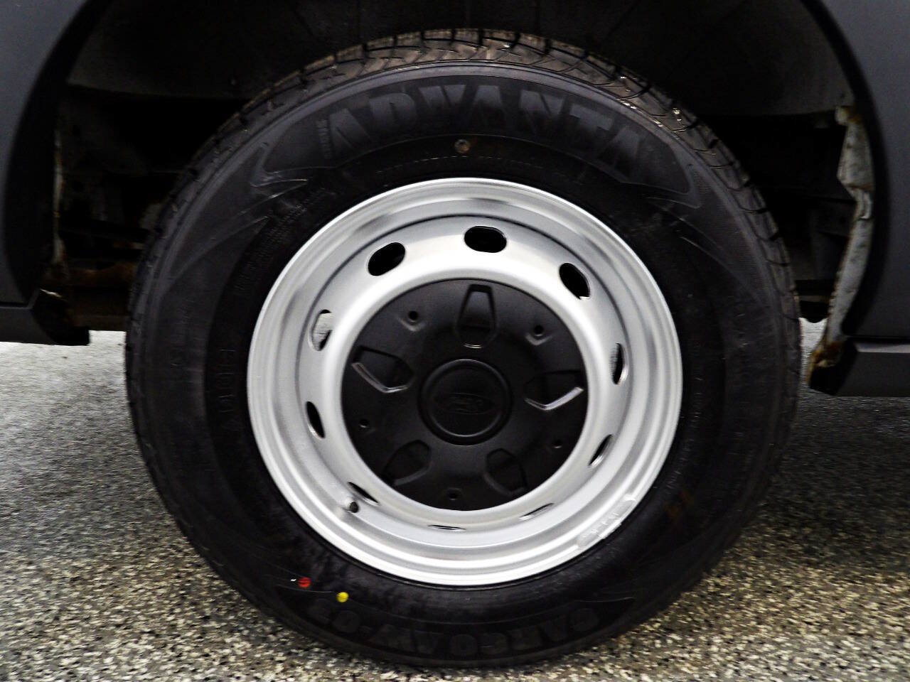 Used 2018 Ford Transit 150 XL RWD image 17