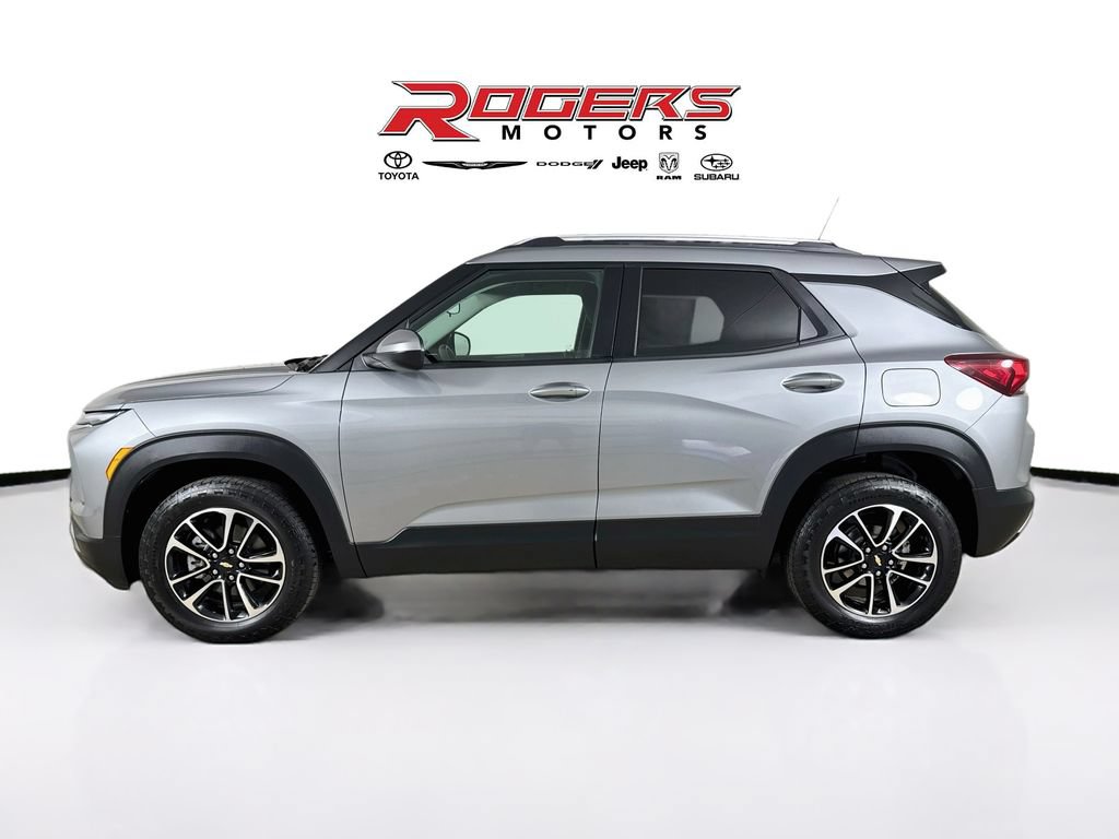 Used 2025 Chevrolet TrailBlazer LT w/ Driver Confidence Package AWD/4WD image 9