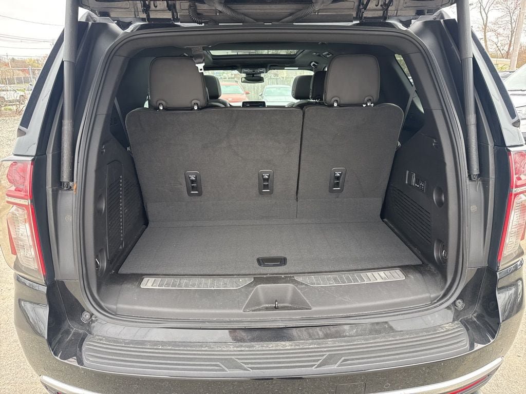 Used 2023 Chevrolet Tahoe Premier AWD/4WD image 17