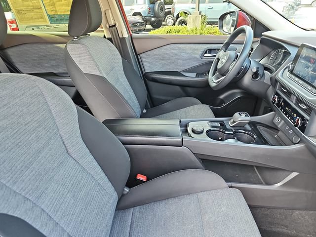 Used 2023 Nissan Rogue SV AWD/4WD image 12